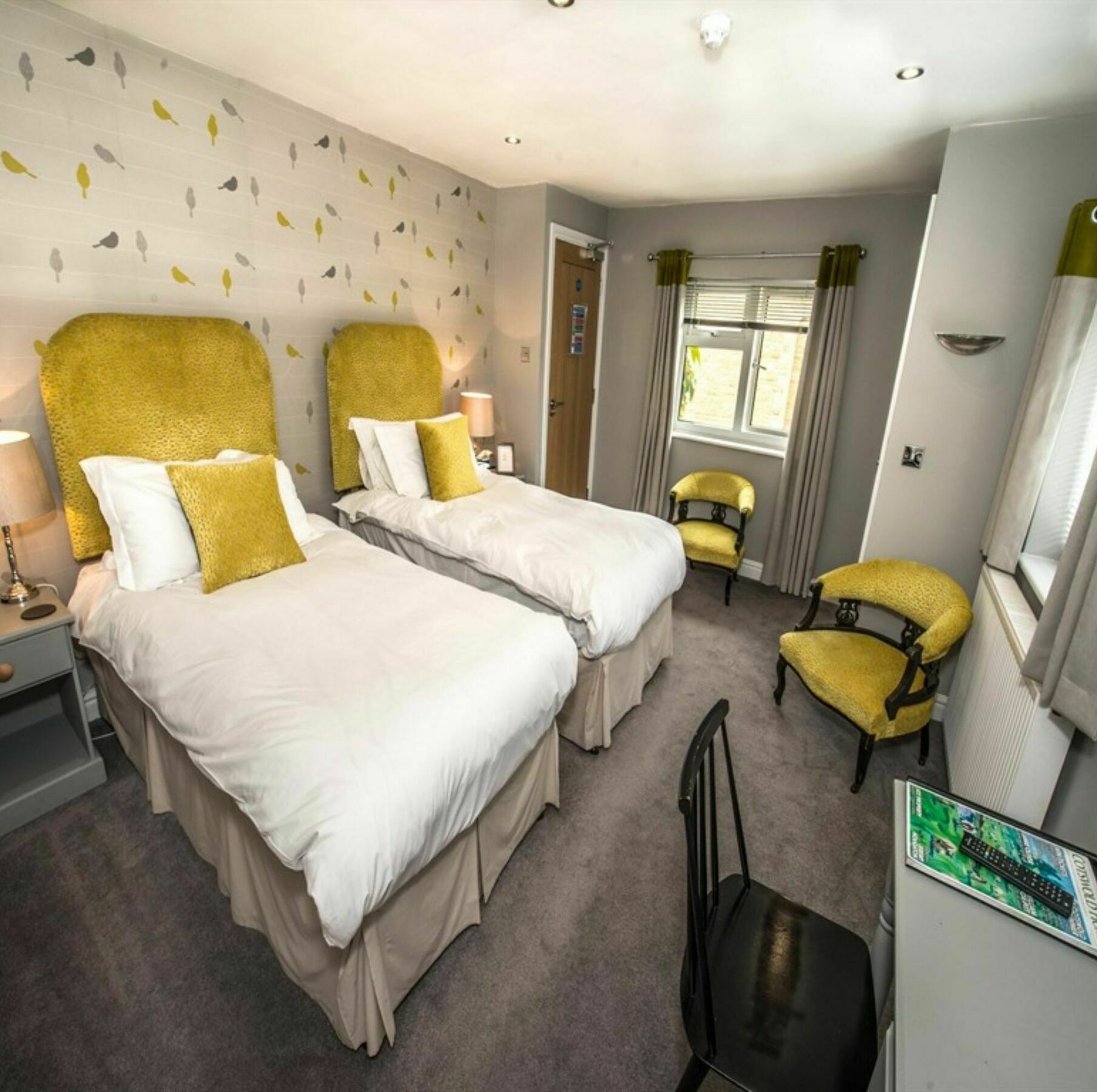 The Lansdowne Guest House Bourton-on-the-Water Exterior photo A room at The Old Vicarage Hotel